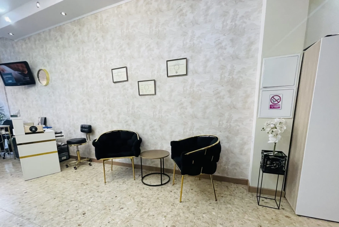 Fonds de commerce lumineux à Perpignan, emplacement central, idéal pour développer votre activité 