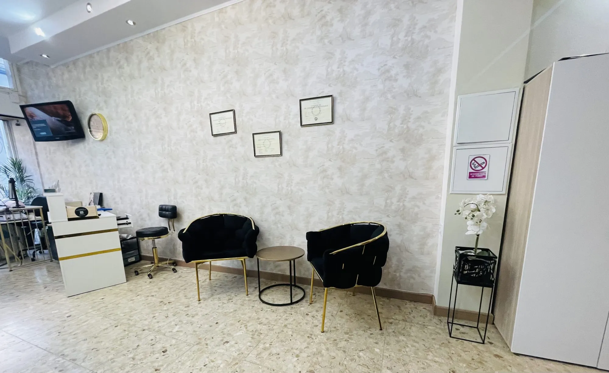 Fonds de commerce lumineux à Perpignan, emplacement central, idéal pour développer votre activité 