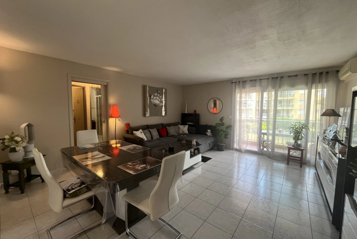 Appartement T3 lumineux de 60 m² avec terrasse, parking et cave à Fréjus 