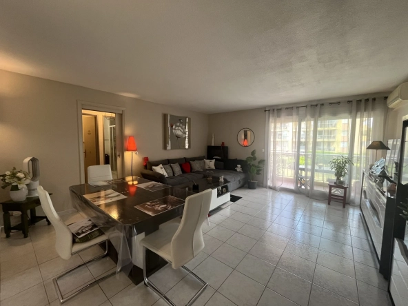Appartement T3 lumineux de 60 m² avec terrasse, parking et cave à Fréjus