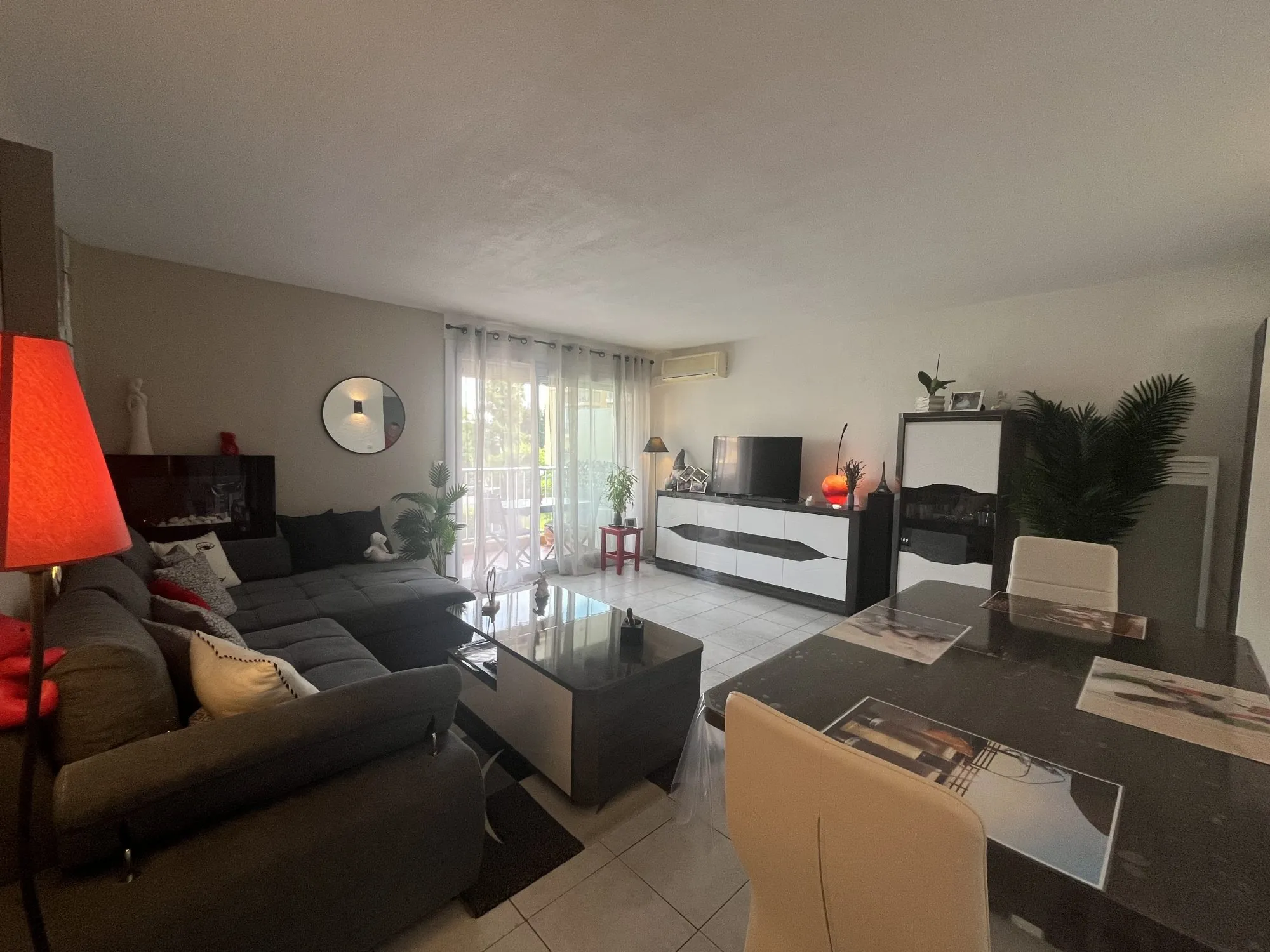 Appartement T3 lumineux de 60 m² avec terrasse, parking et cave à Fréjus 
