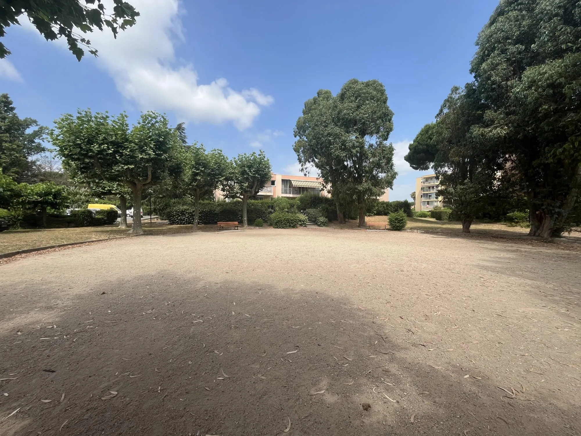 Appartement T3 lumineux de 60 m² avec terrasse, parking et cave à Fréjus 