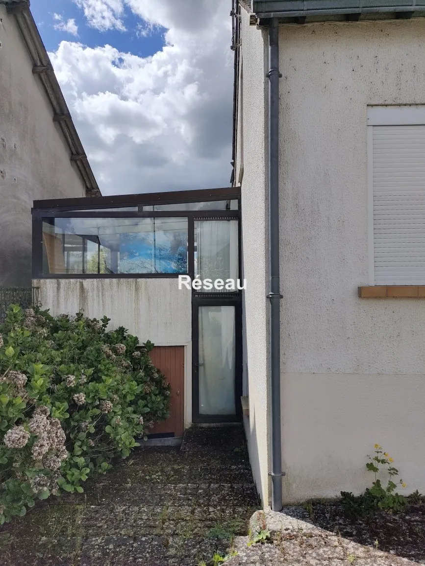Maison individuelle avec grand terrain, dépendances et studio à Cloyes-les-Trois-Rivières 