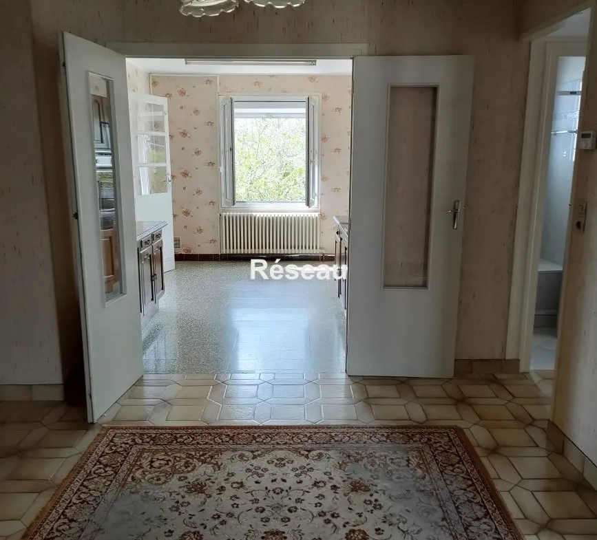 Maison individuelle avec grand terrain, dépendances et studio à Cloyes-les-Trois-Rivières 
