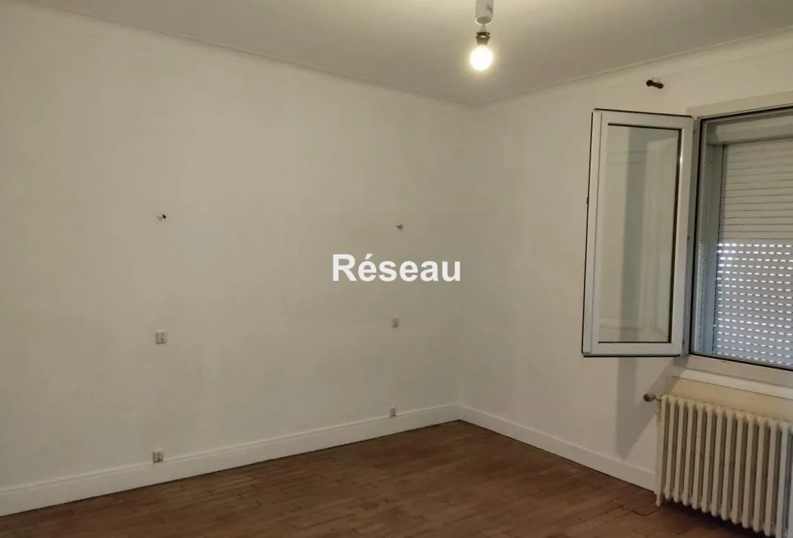 Maison individuelle avec grand terrain, dépendances et studio à Cloyes-les-Trois-Rivières 