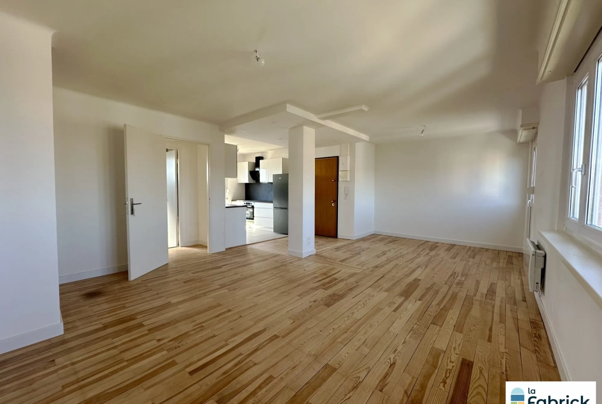 Appartement 3 pièces rénové à Lingolsheim, 68 m² avec balcon et cave 
