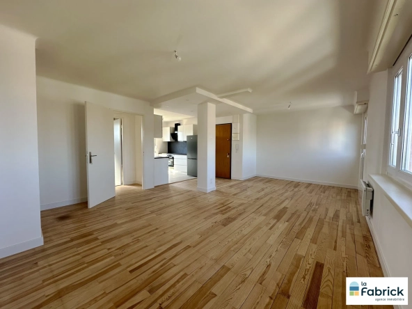 Appartement 3 pièces rénové à Lingolsheim, 68 m² avec balcon et cave