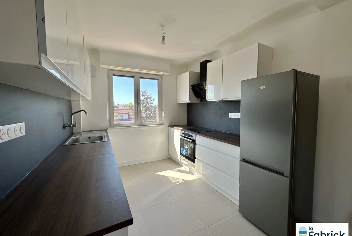 Appartement 3 pièces rénové à Lingolsheim, 68 m² avec balcon et cave 