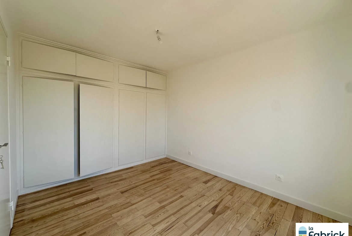Appartement 3 pièces rénové à Lingolsheim, 68 m² avec balcon et cave 