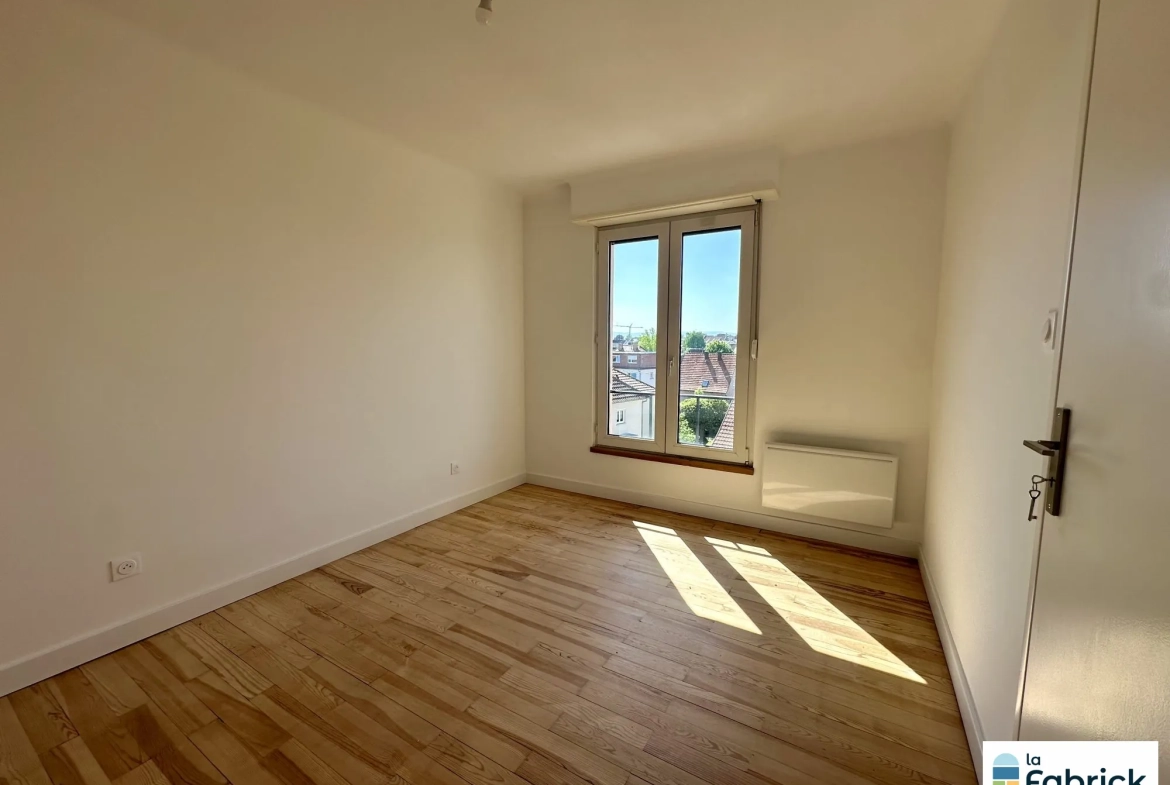 Appartement 3 pièces rénové à Lingolsheim, 68 m² avec balcon et cave 
