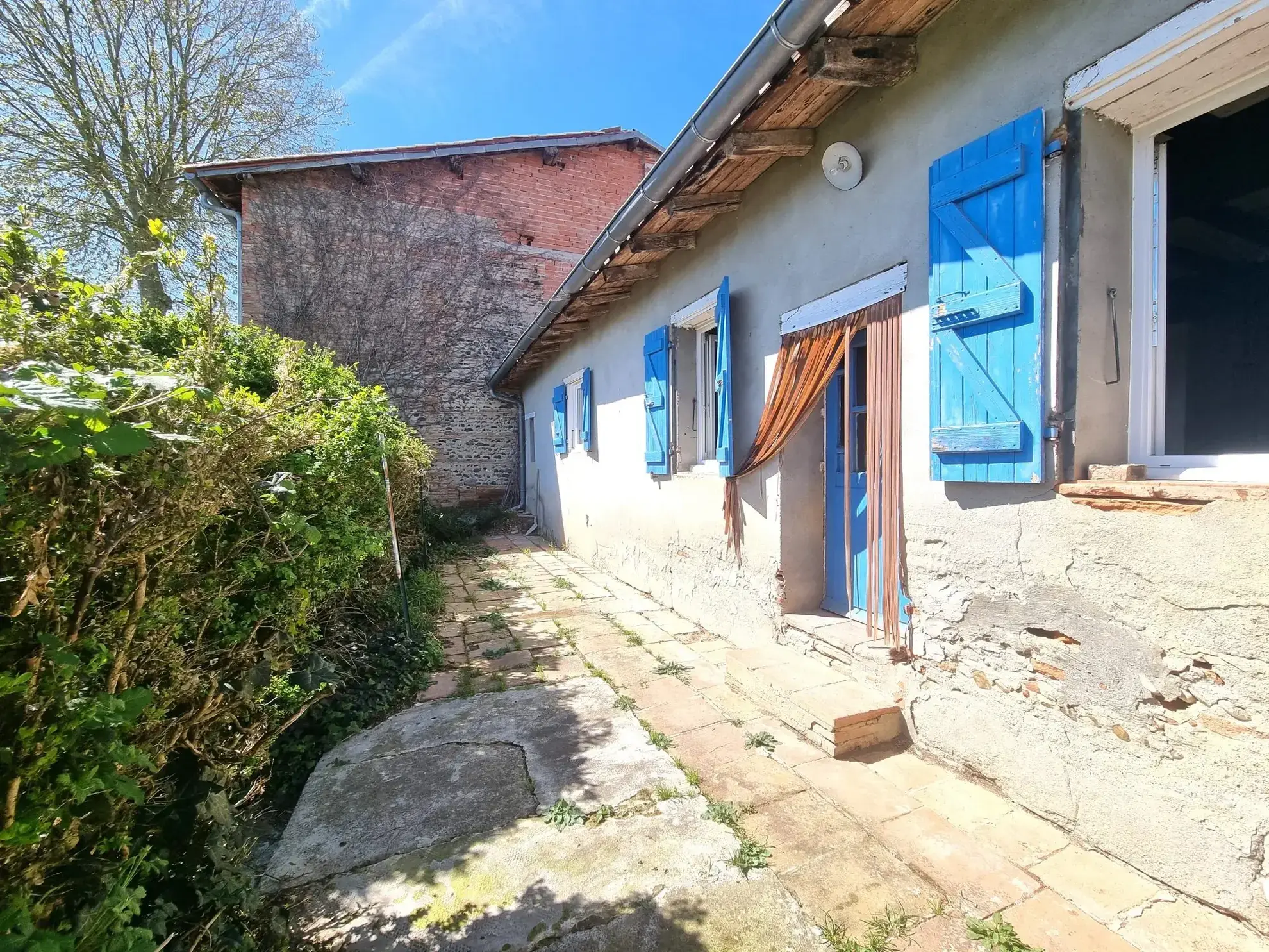 Maison à vendre au Le Burgaud – Potentiel à rénover, 53 m², garage et jardin 