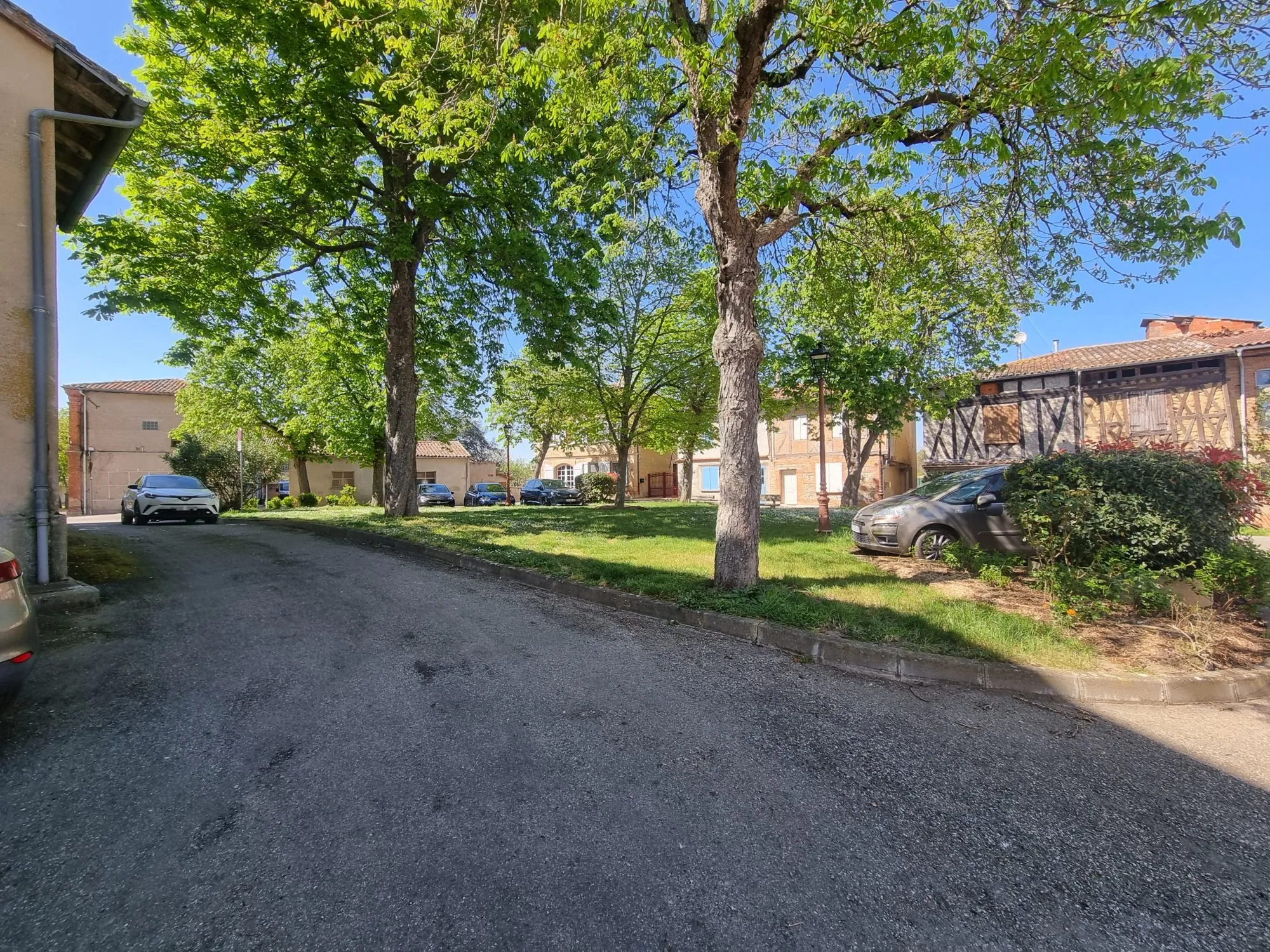 Maison à vendre au Le Burgaud – Potentiel à rénover, 53 m², garage et jardin 
