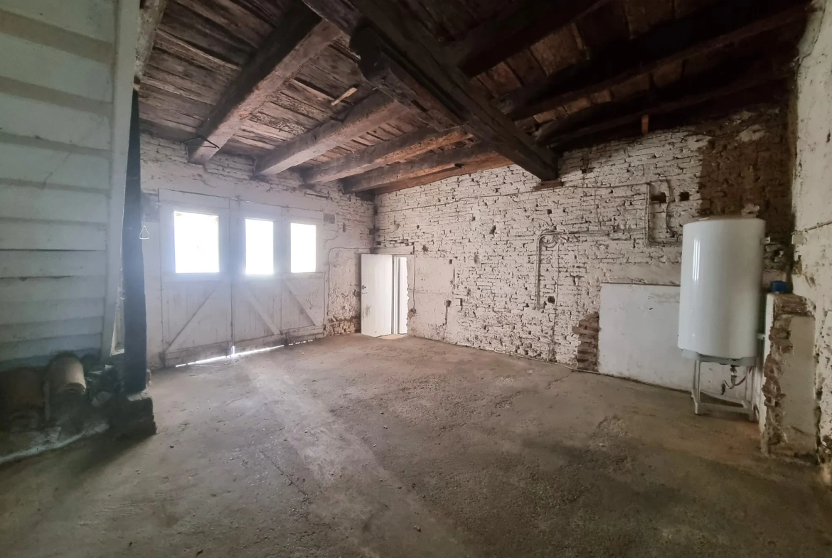 Maison à vendre au Le Burgaud – Potentiel à rénover, 53 m², garage et jardin 