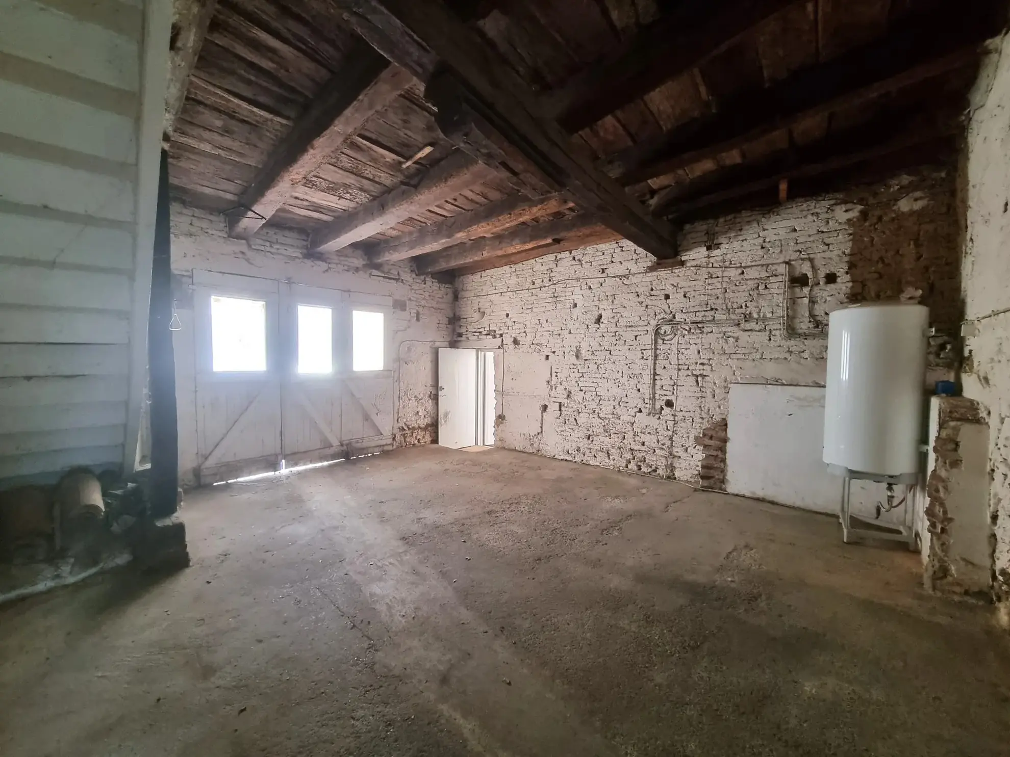 Maison à vendre au Le Burgaud – Potentiel à rénover, 53 m², garage et jardin 