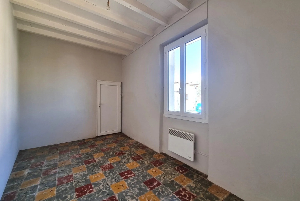 Maison à vendre au Le Burgaud – Potentiel à rénover, 53 m², garage et jardin 