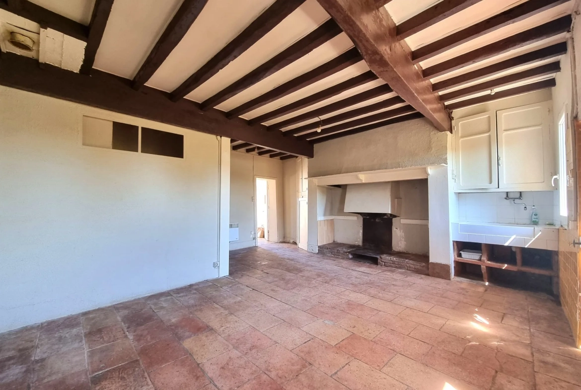 Maison à vendre au Le Burgaud – Potentiel à rénover, 53 m², garage et jardin 