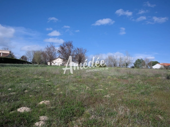 Terrain constructible de 977 m² à Montauban, environnement calme et proche commodités