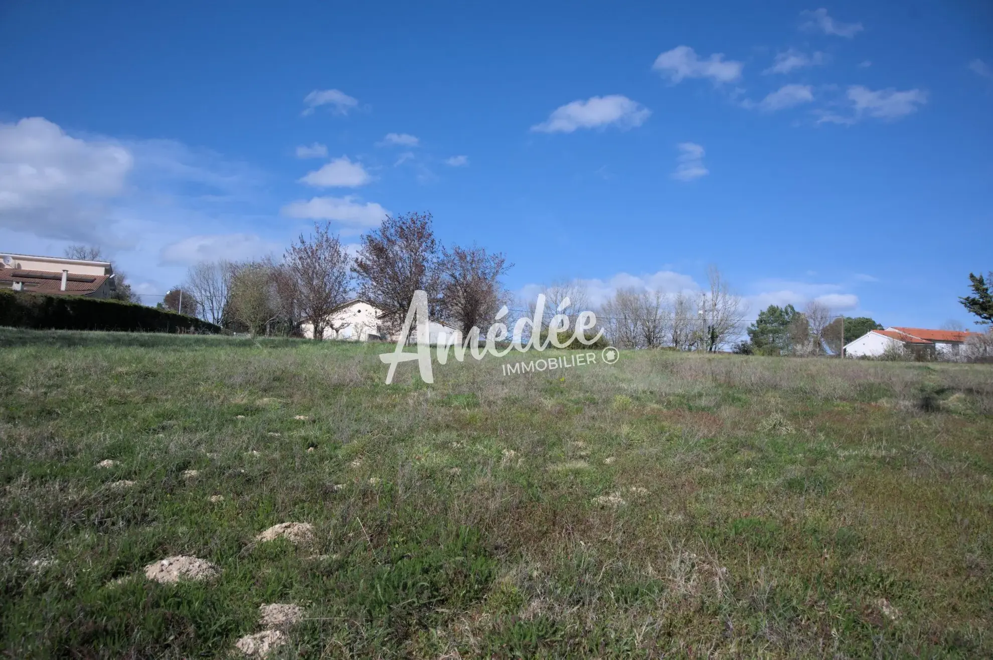 Terrain constructible de 977 m² à Montauban, environnement calme et proche commodités 