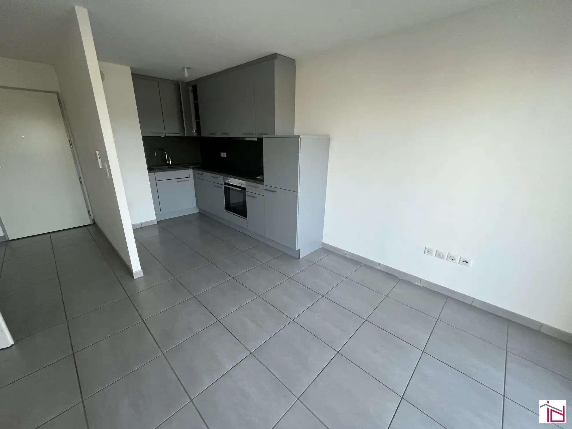 Bel appartement 2 pièces avec terrasse et garage à Saint-Louis 