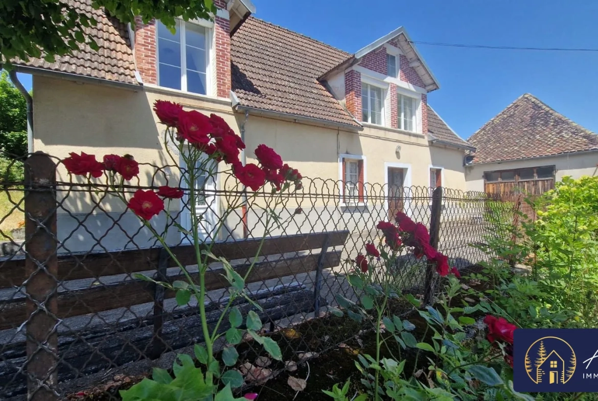 Maison de campagne avec dépendance et jardin à Bassignac 