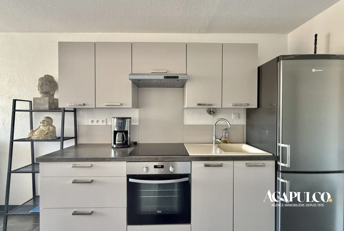 Studio à Cap d'Agde à 350m de la plage, dernier étage, rénové 