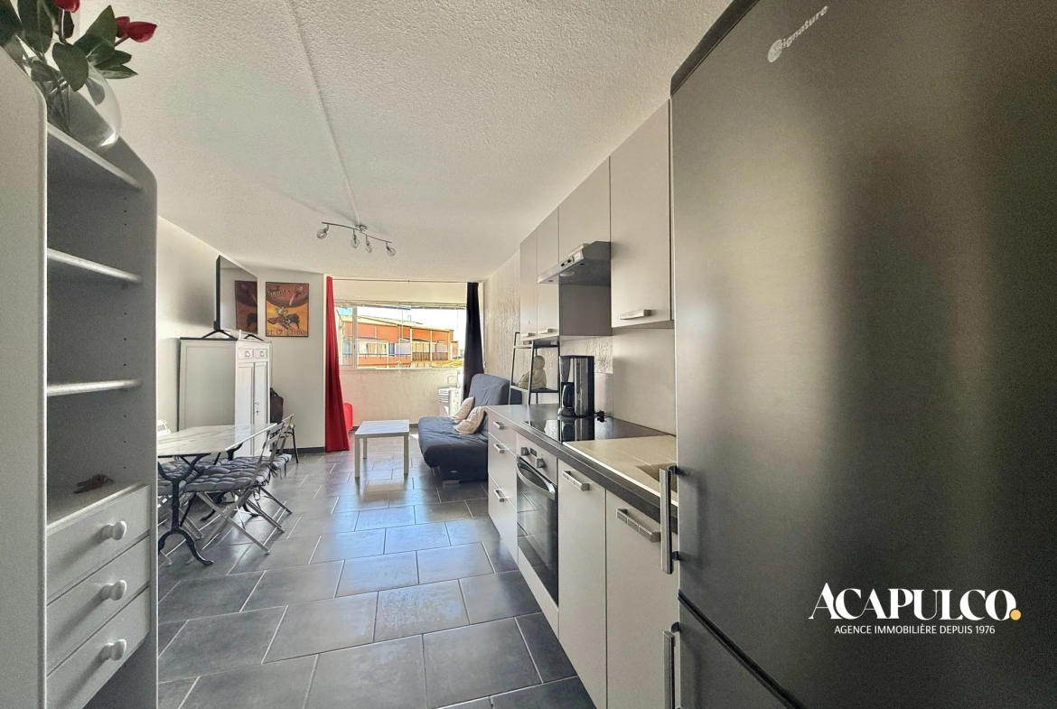 Studio à Cap d'Agde à 350m de la plage, dernier étage, rénové 