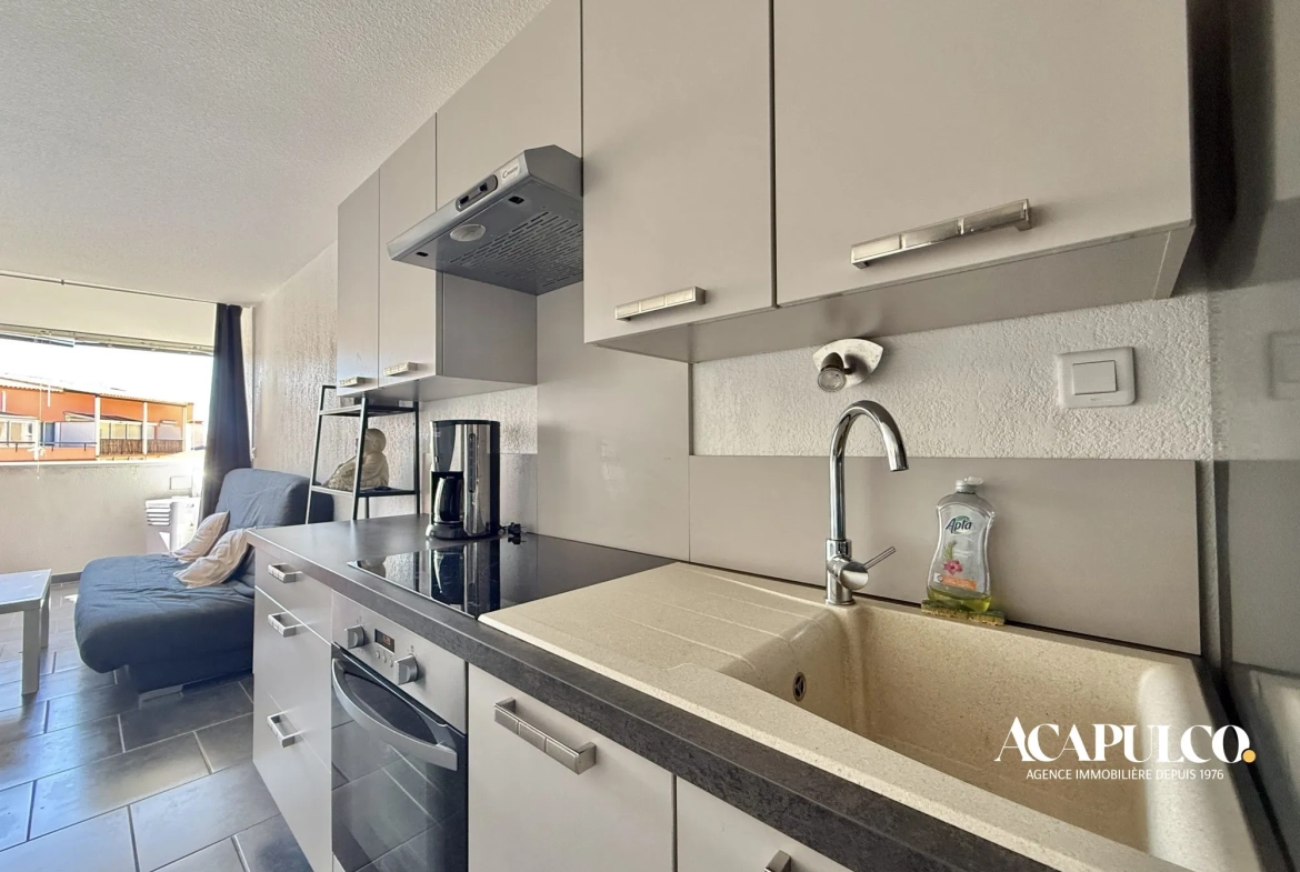 Studio à Cap d'Agde à 350m de la plage, dernier étage, rénové 