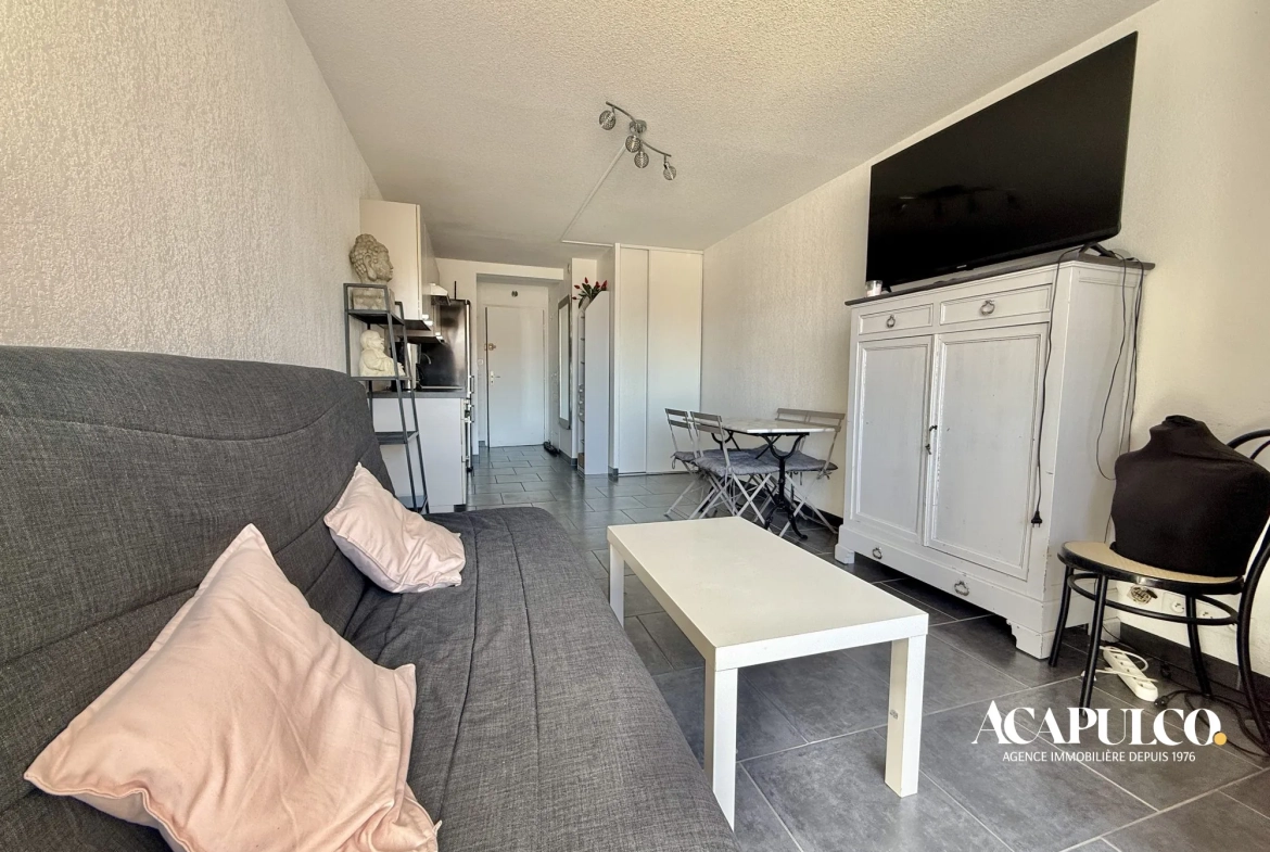 Studio à Cap d'Agde à 350m de la plage, dernier étage, rénové 