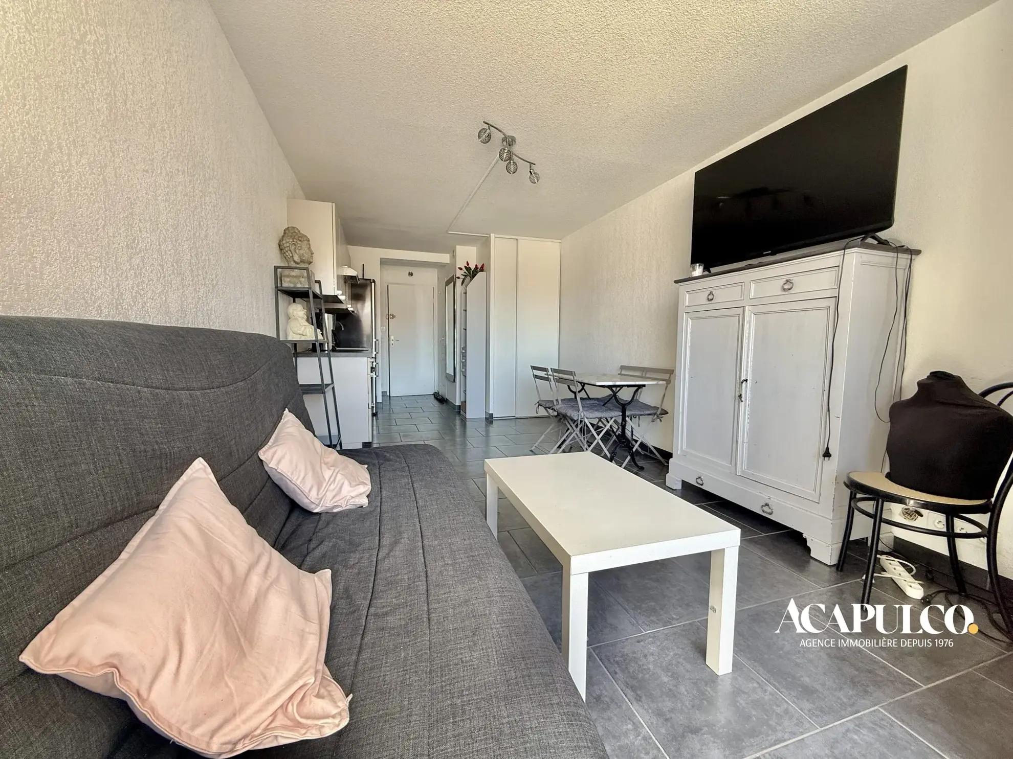 Studio à Cap d'Agde à 350m de la plage, dernier étage, rénové 
