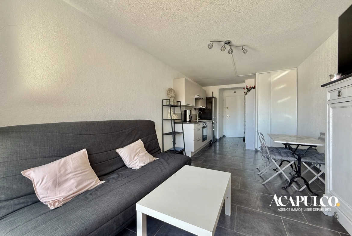Studio à Cap d'Agde à 350m de la plage, dernier étage, rénové 