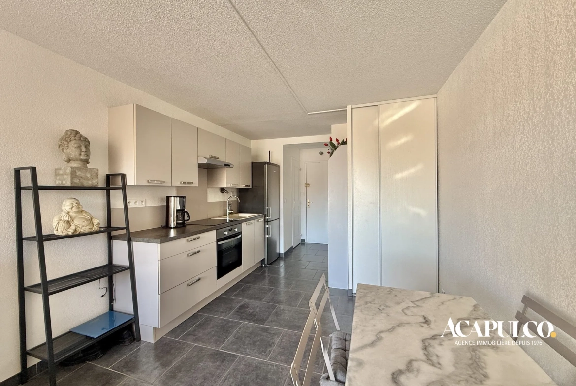 Studio à Cap d'Agde à 350m de la plage, dernier étage, rénové 