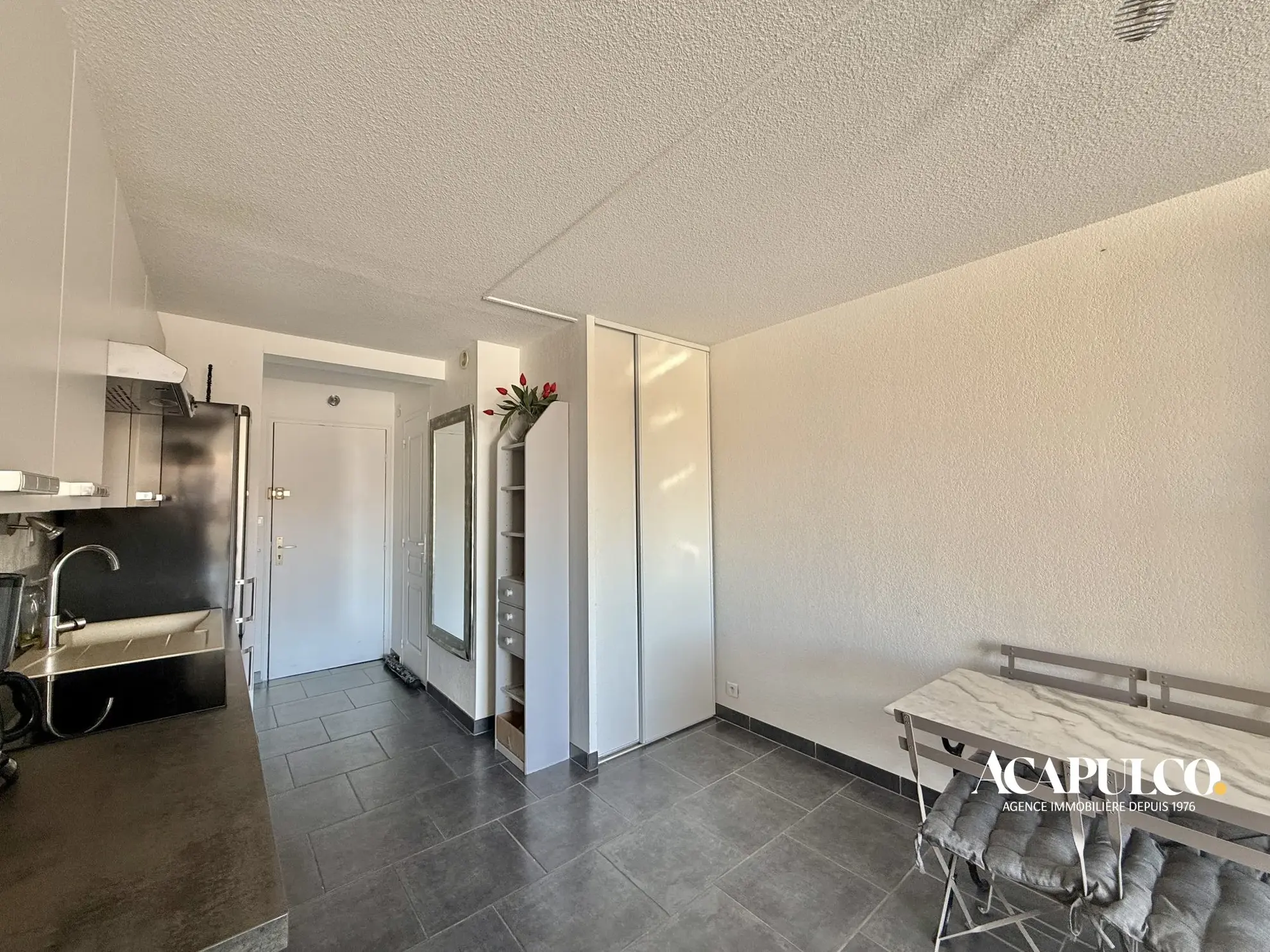 Studio à Cap d'Agde à 350m de la plage, dernier étage, rénové 