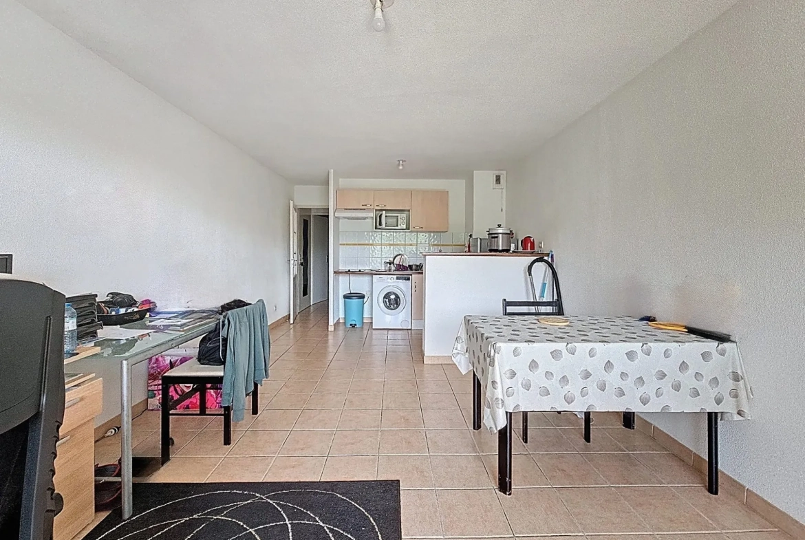 Bel appartement T2 sécurisé avec terrasse et parking à Lanta 
