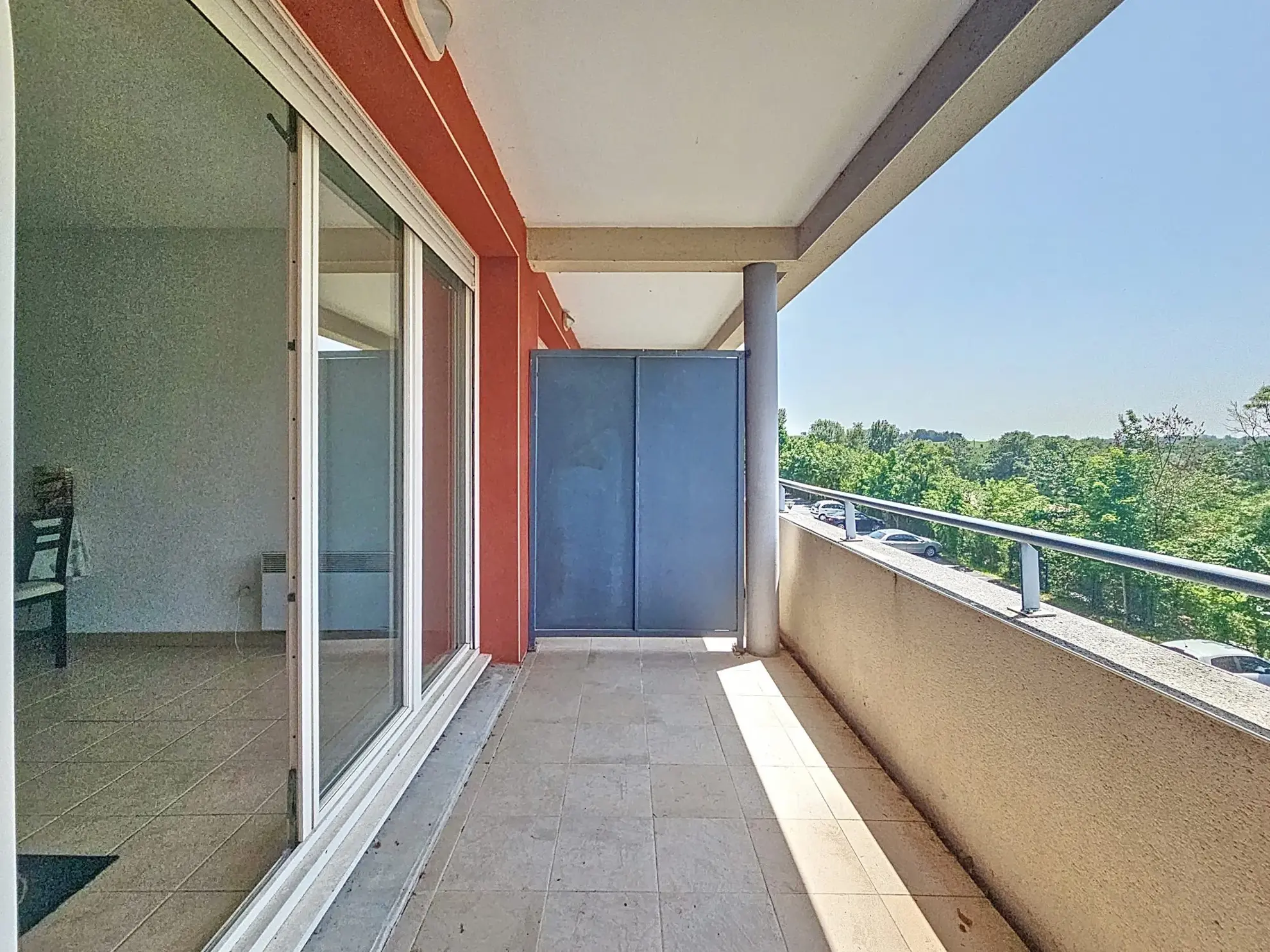 Bel appartement T2 sécurisé avec terrasse et parking à Lanta 
