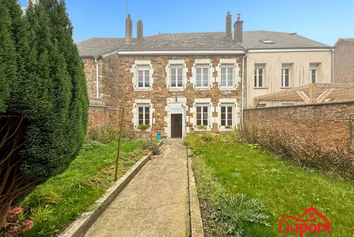 Splendide maison bourgeoise de 195 m² à Maubert-Fontaine avec potentiel exceptionnel 