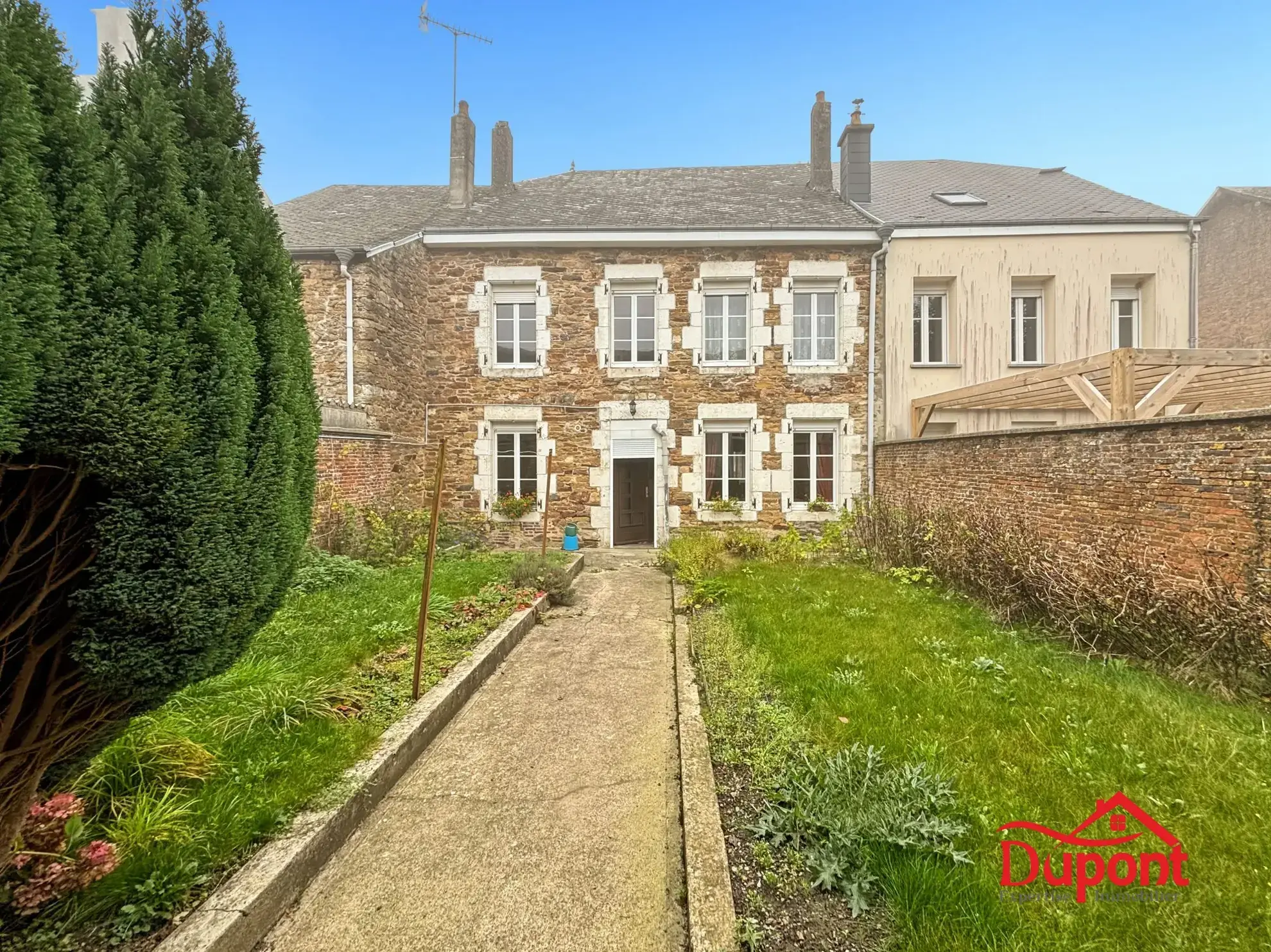 Splendide maison bourgeoise de 195 m² à Maubert-Fontaine avec potentiel exceptionnel 