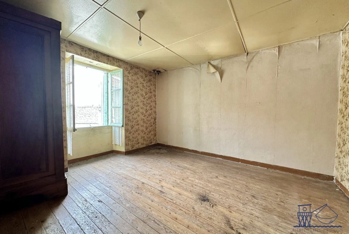Maison à rénover de 66 m² à Saint-Fort-sur-Gironde avec jardin 