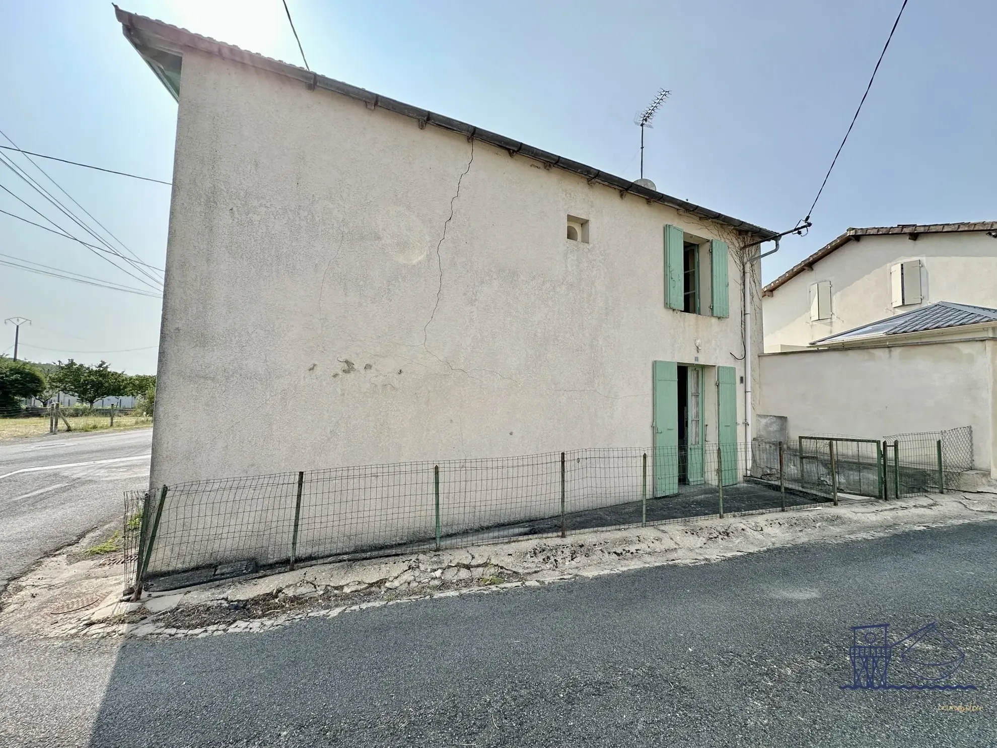 Maison à rénover de 66 m² à Saint-Fort-sur-Gironde avec jardin 