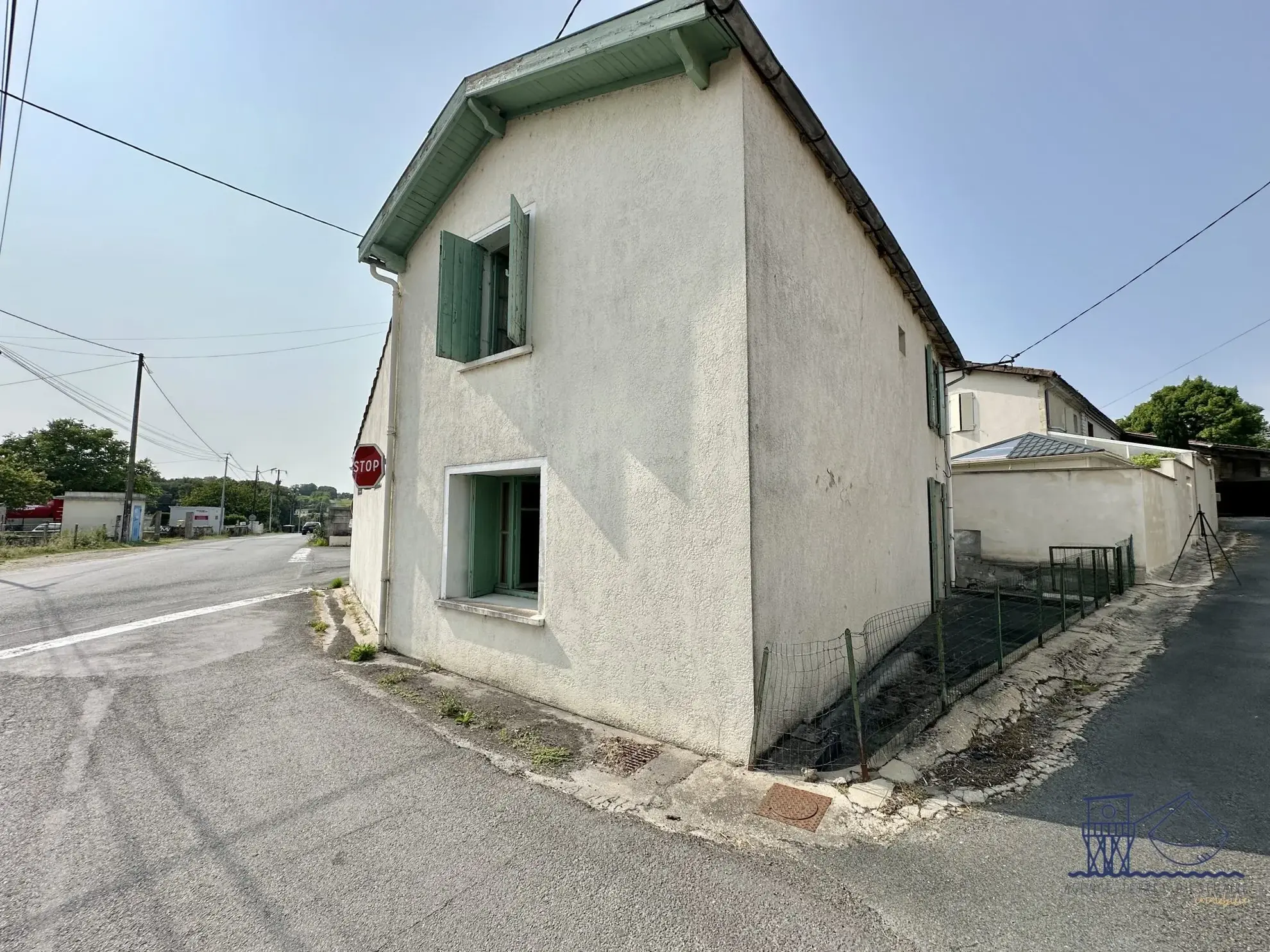 Maison à rénover de 66 m² à Saint-Fort-sur-Gironde avec jardin 