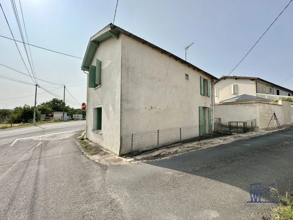 Maison à rénover de 66 m² à Saint-Fort-sur-Gironde avec jardin