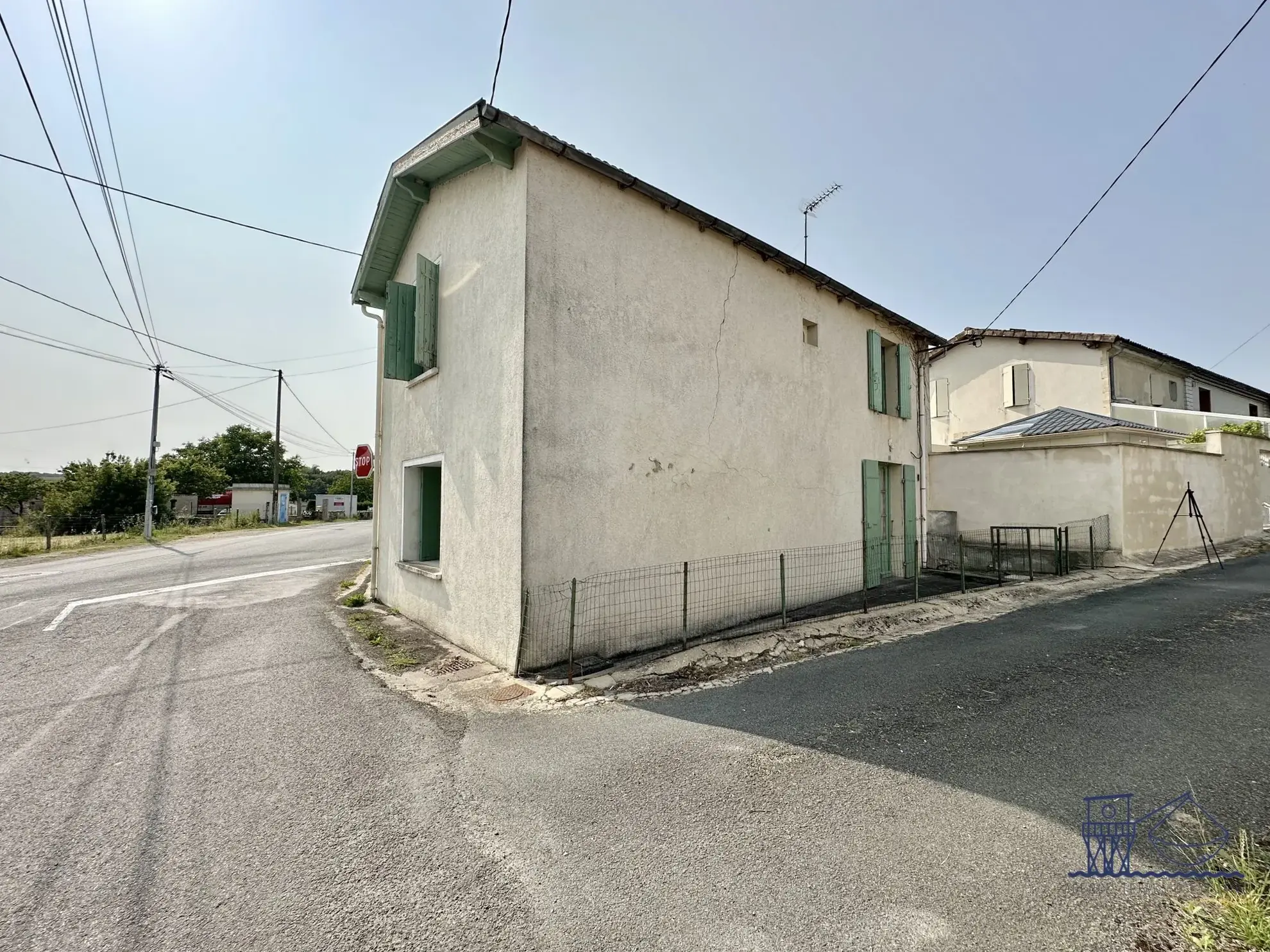 Maison à rénover de 66 m² à Saint-Fort-sur-Gironde avec jardin 