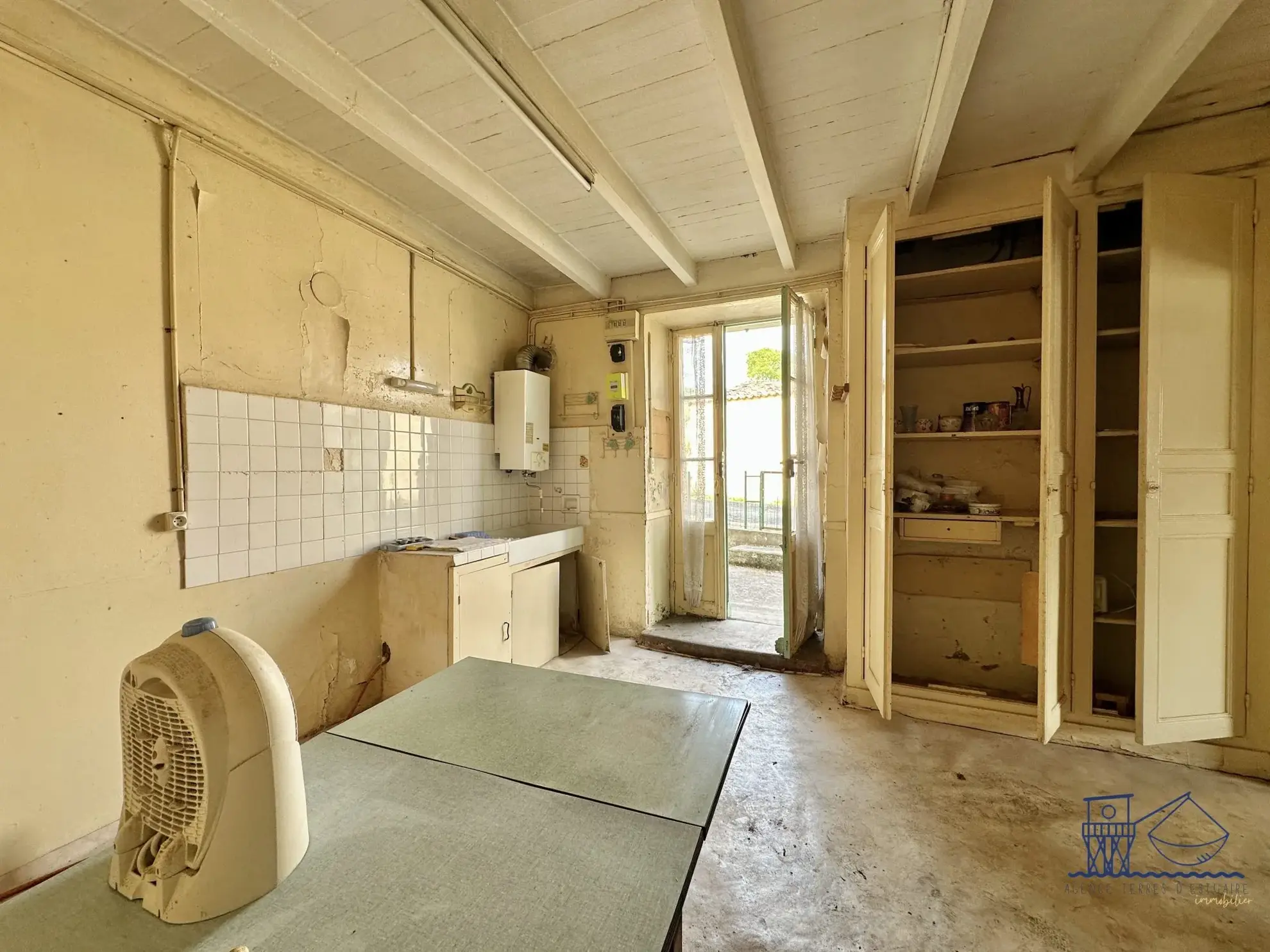 Maison à rénover de 66 m² à Saint-Fort-sur-Gironde avec jardin 