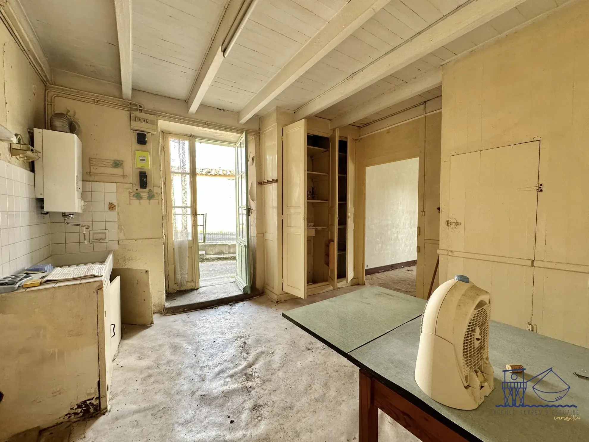 Maison à rénover de 66 m² à Saint-Fort-sur-Gironde avec jardin 