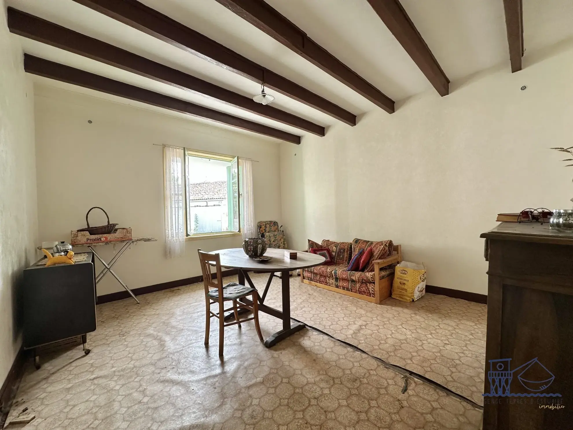 Maison à rénover de 66 m² à Saint-Fort-sur-Gironde avec jardin 