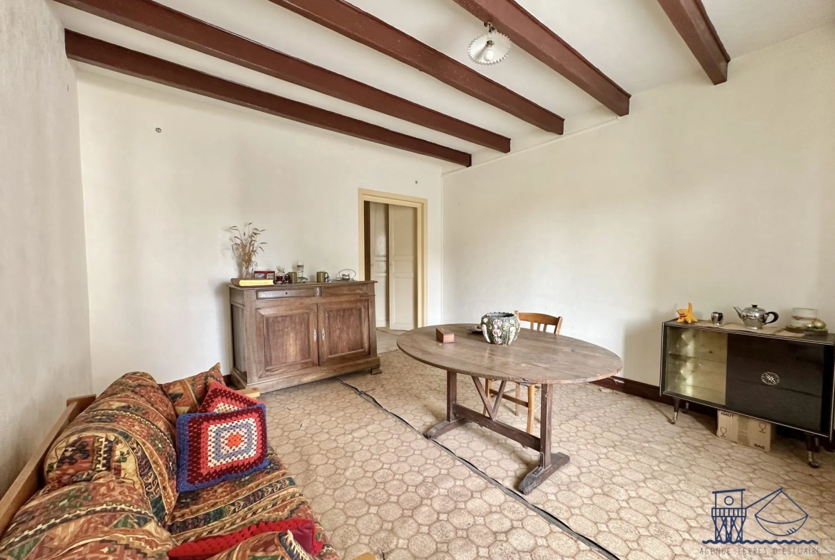 Maison à rénover de 66 m² à Saint-Fort-sur-Gironde avec jardin 