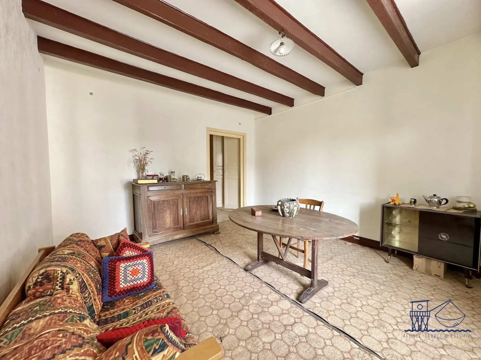 Maison à rénover de 66 m² à Saint-Fort-sur-Gironde avec jardin 