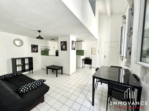 Appartement duplex de 51 m² au centre de Montpellier, entièrement équipé et proche de la place de la Comédie