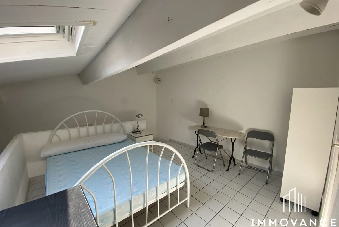 Appartement duplex de 51 m² au centre de Montpellier, entièrement équipé et proche de la place de la Comédie 