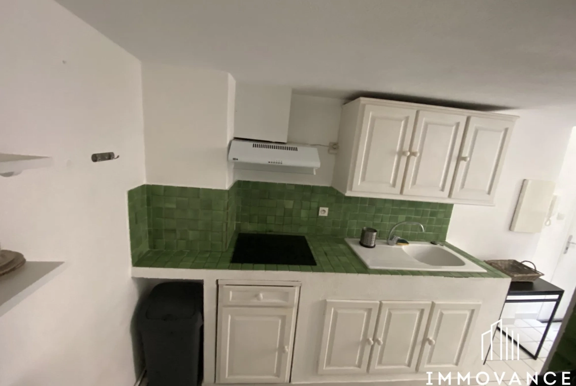 Appartement duplex de 51 m² au centre de Montpellier, entièrement équipé et proche de la place de la Comédie 