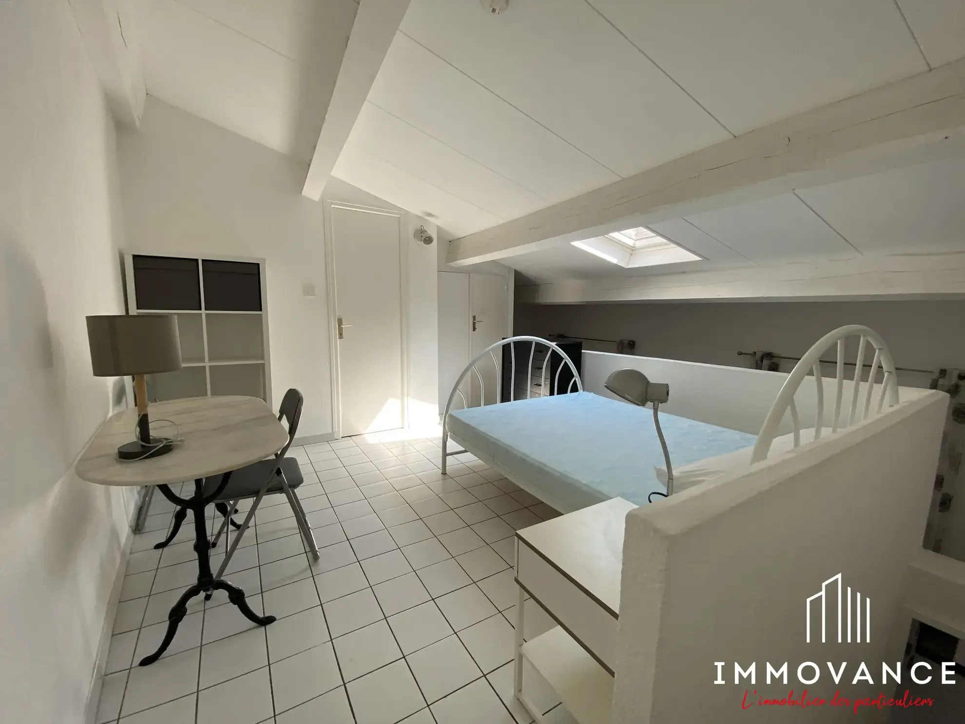 Appartement duplex de 51 m² au centre de Montpellier, entièrement équipé et proche de la place de la Comédie 